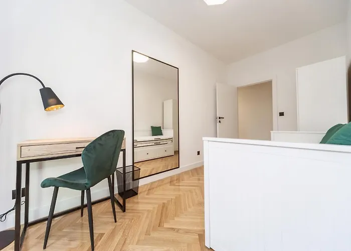 Проживание в семье Centrum *