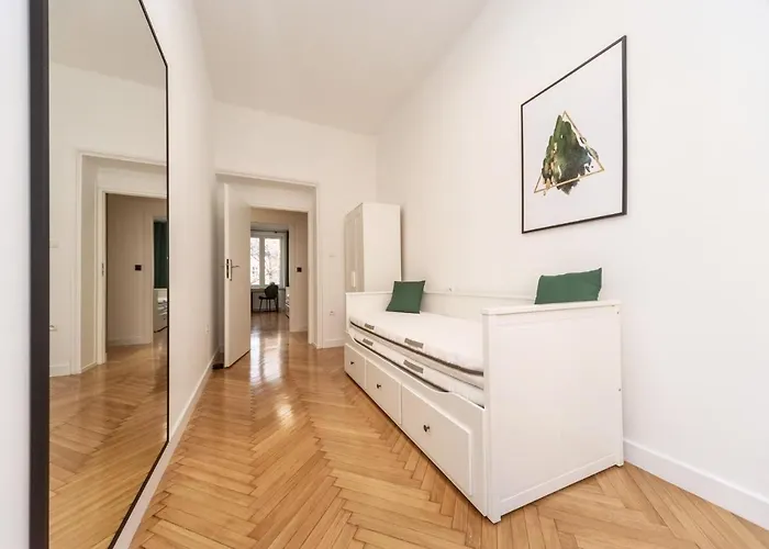 Проживание в семье Centrum *